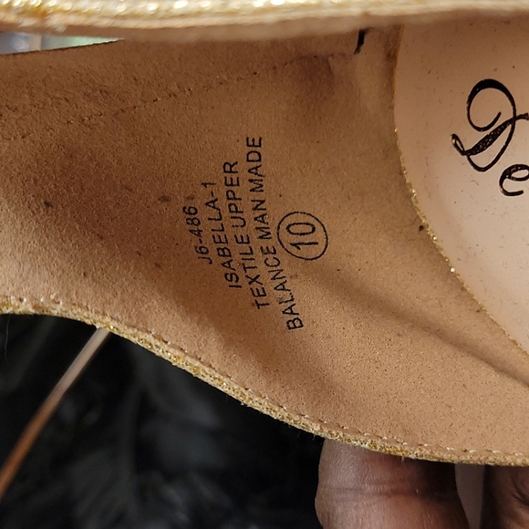 Ankle strap heels, size 10m - Picture 4 of 6